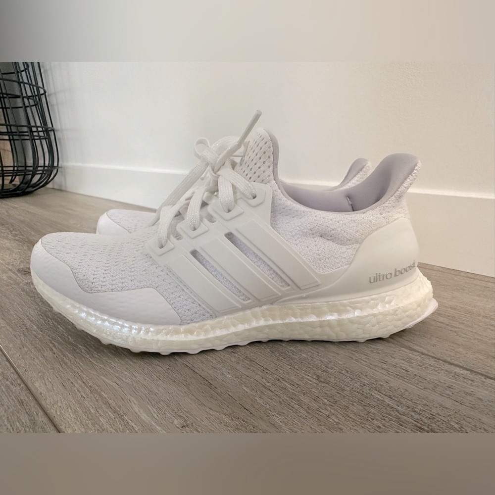 Adidas Ultraboost DNA White Iridescent